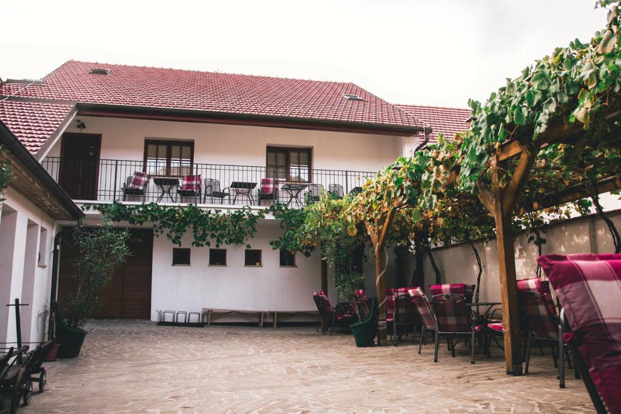 Alva Pension 2 Mikulov Exteriör bild